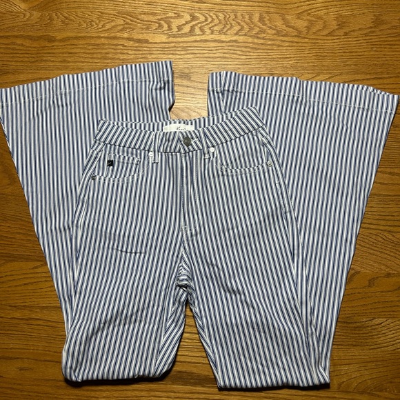 KanCan Denim - Women’s KanCan Blue and White Striped Bell Bottom Jeans Size 5/26